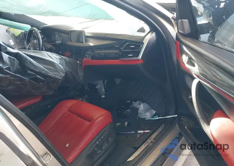 2016 BMW X5 M z USA, uszkodzony, nr VIN 5YMKT6C58G0R77687